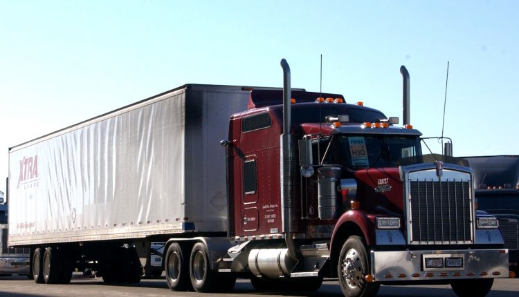 tractor trailer stock image 750x430 1