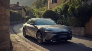 Toyota Crown Review